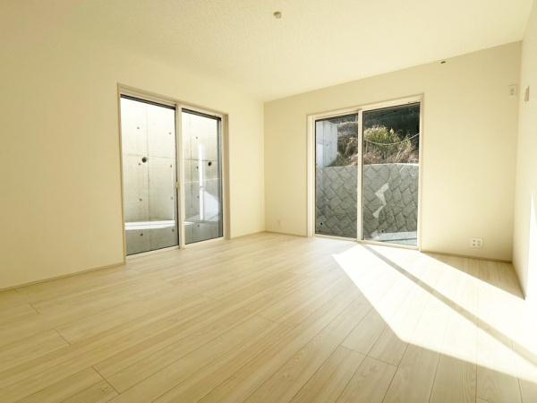 生駒市仲之町の新築一戸建