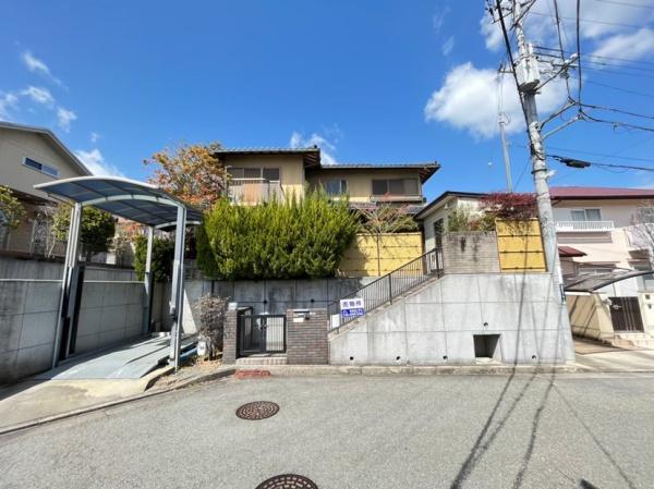 生駒市白庭台５丁目の中古一戸建
