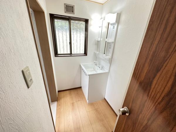 生駒市松美台の中古一戸建て