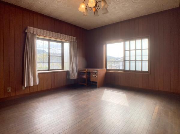 生駒市南田原町の中古一戸建て