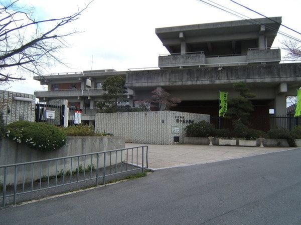 イトーピア生駒ファインコートA棟(生駒市立壱分小学校)