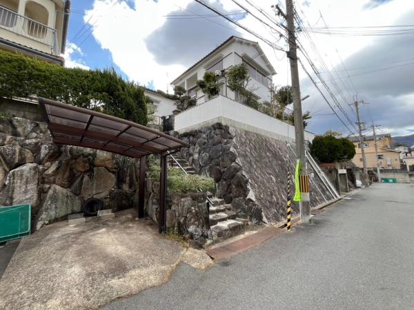 生駒市生駒台南の中古一戸建