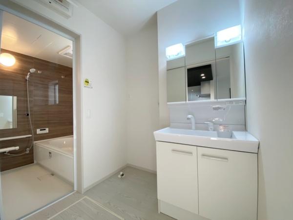 生駒市東生駒月見町の新築一戸建(洗面台・洗面所)