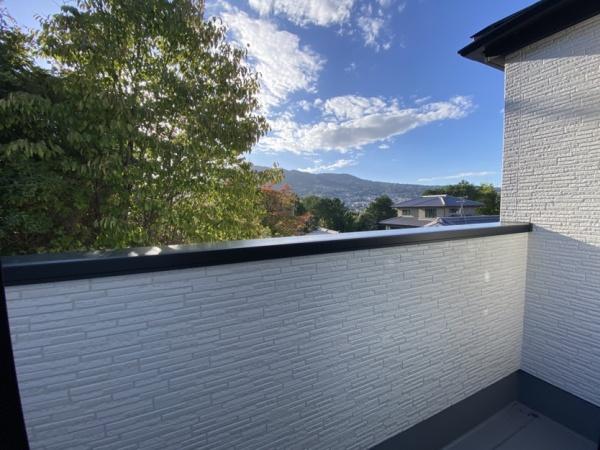 生駒市東生駒月見町の新築一戸建(バルコニー)