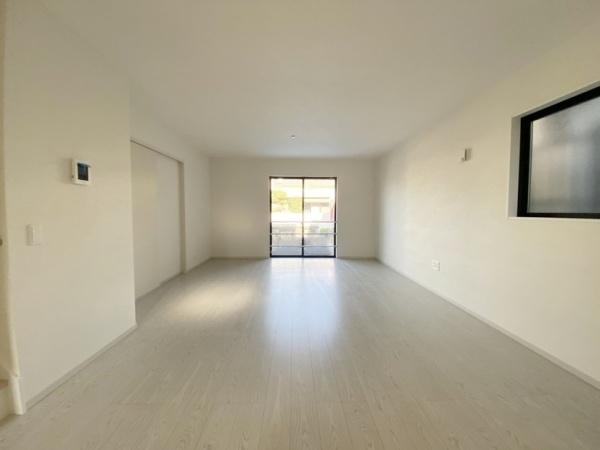 生駒市東生駒月見町の新築一戸建(リビング)