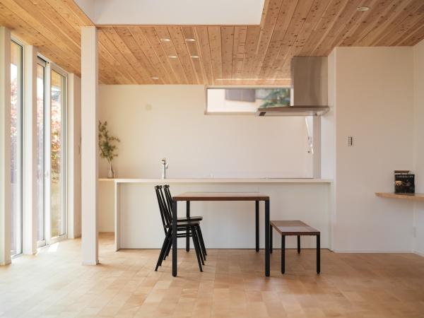 生駒市中菜畑2丁目の中古一戸建て(リビング)