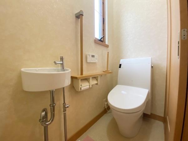 生駒市中菜畑2丁目の中古一戸建て(トイレ)