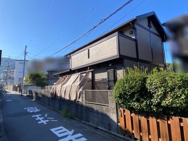 生駒市中菜畑2丁目の中古一戸建て(前面道路含む現地写真)