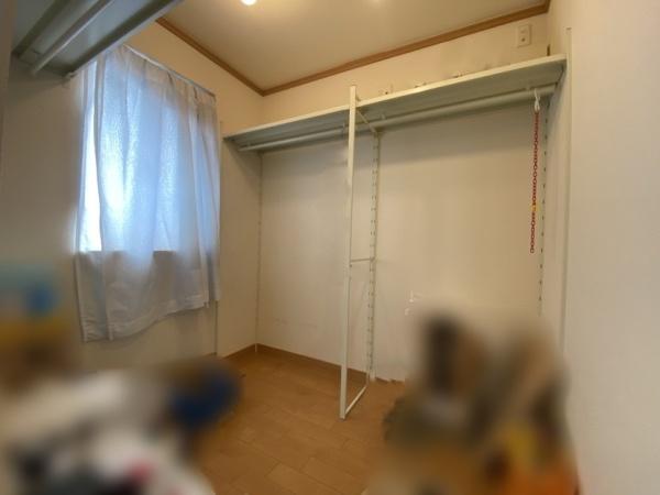生駒市中菜畑2丁目の中古一戸建て(収納)