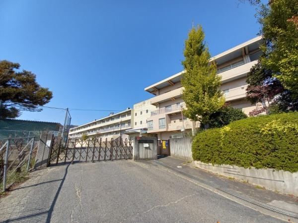 生駒郡三郷町立野北2丁目の土地(三郷小学校)