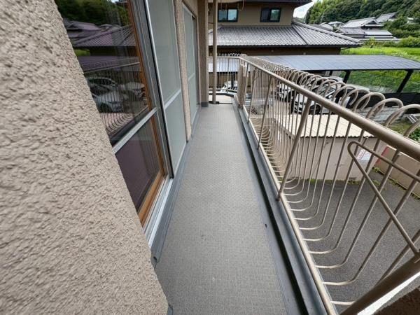 ハイネス生駒(バルコニー)