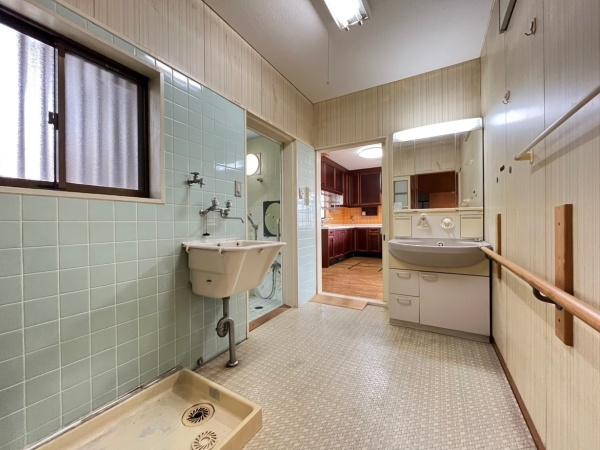 生駒市生駒台北の中古一戸建て(洗面台・洗面所)