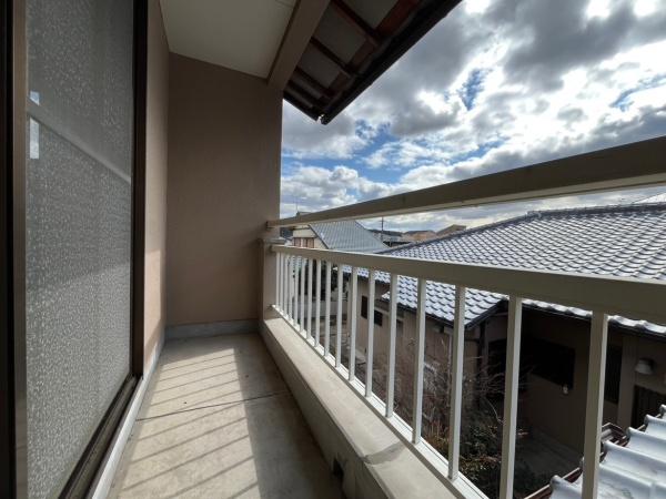 生駒市生駒台北の中古一戸建て(バルコニー)
