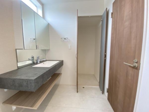 生駒市北大和4丁目の新築一戸建(洗面台・洗面所)