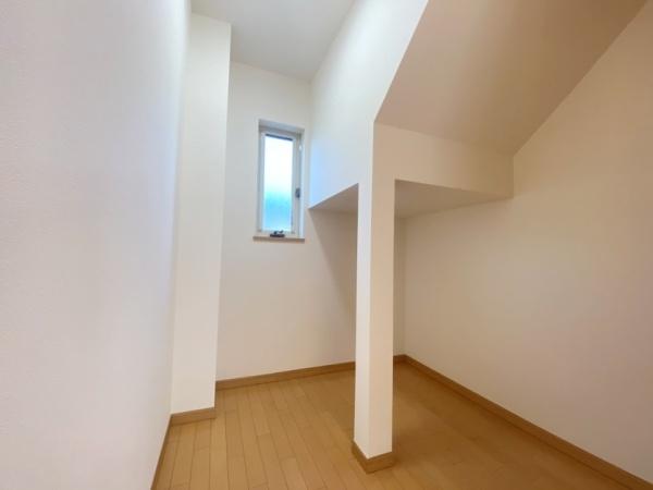 生駒市南山手台の中古一戸建て(収納)