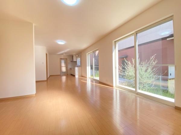 生駒市南山手台の中古一戸建て(リビング)