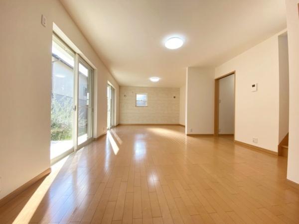 生駒市南山手台の中古一戸建て(リビング)