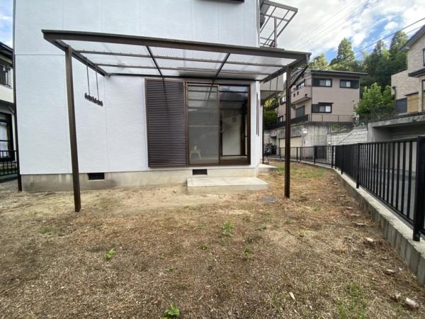 生駒市有里町の中古一戸建て(庭)