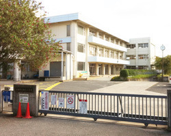 生駒市真弓4丁目の新築一戸建(生駒市立真弓小学校)