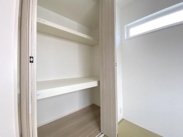 生駒市真弓4丁目の新築一戸建(収納)