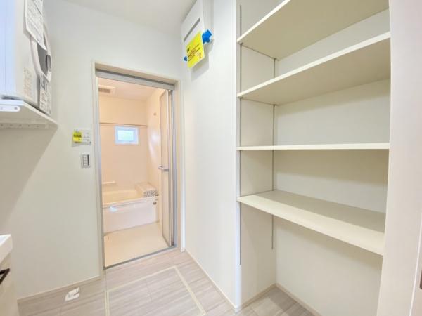 生駒市真弓4丁目の新築一戸建(洗面台・洗面所)