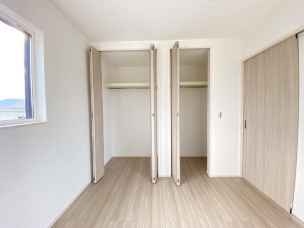 生駒市真弓4丁目の新築一戸建(収納)