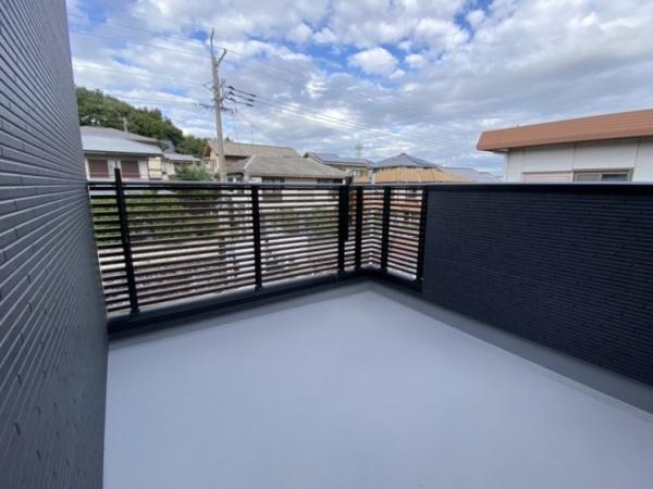 生駒市真弓4丁目の新築一戸建(バルコニー)
