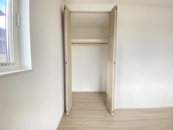 生駒市真弓4丁目の新築一戸建(収納)