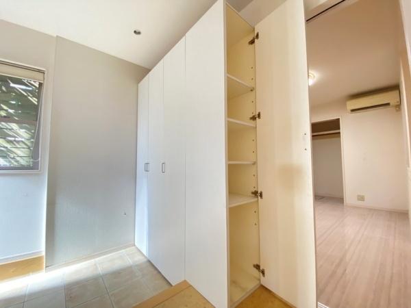 生駒市東菜畑2丁目の中古一戸建て(収納)