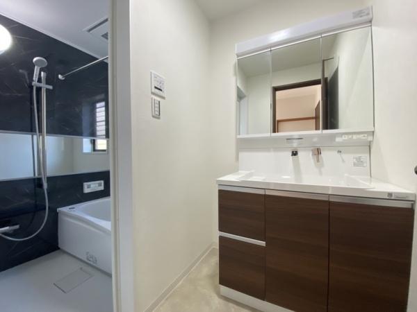 生駒市喜里が丘2丁目の中古一戸建て(洗面台・洗面所)