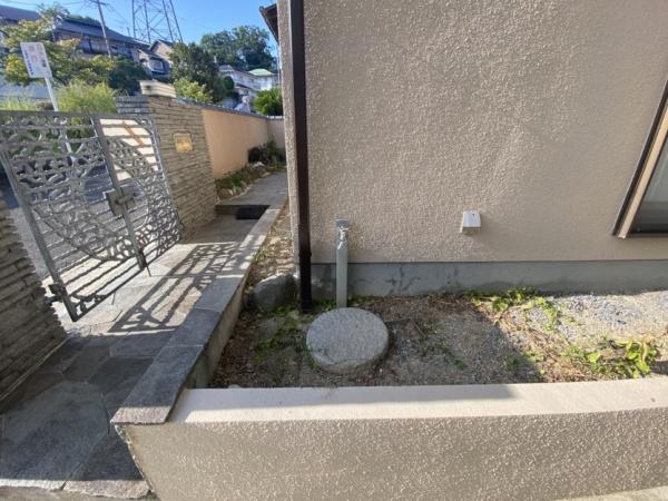 生駒市喜里が丘2丁目の中古一戸建て(庭)