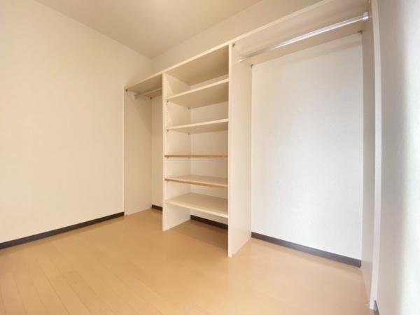 生駒市南山手台の中古一戸建て(収納)