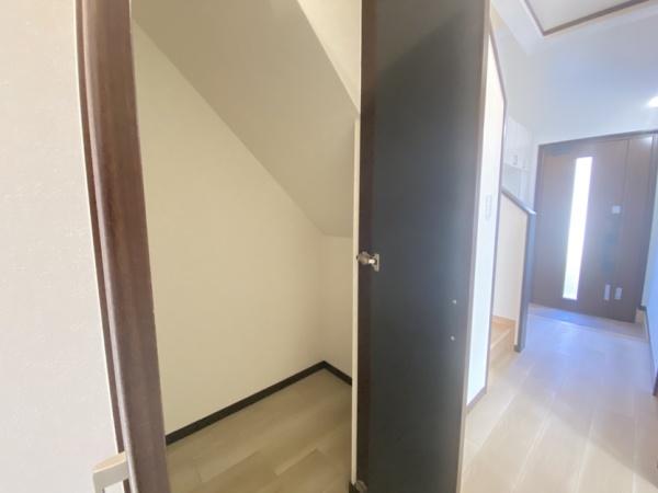 生駒市南山手台の中古一戸建て(収納)