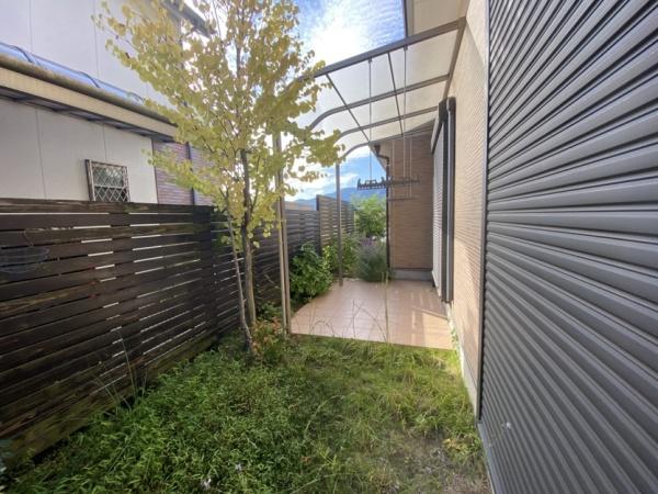 生駒市南山手台の中古一戸建て(庭)