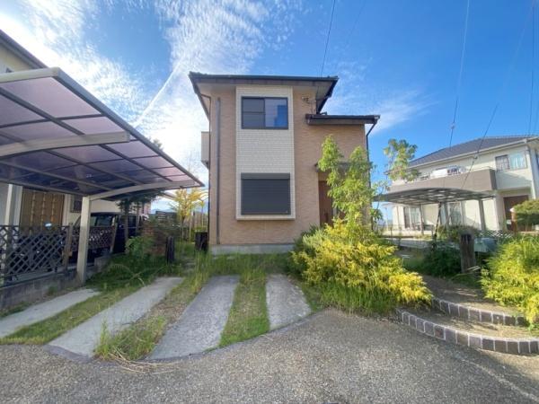 生駒市南山手台の中古一戸建て(駐車場)