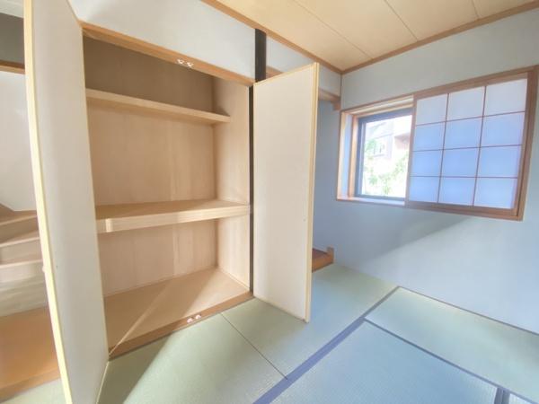 生駒市南山手台の中古一戸建て(収納)