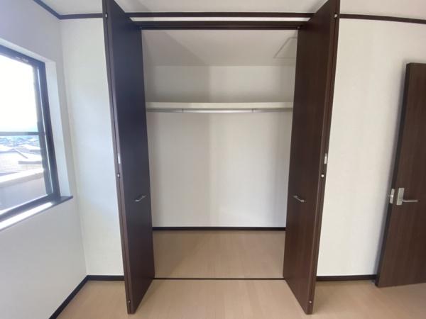 生駒市南山手台の中古一戸建て(収納)