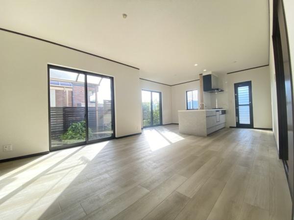 生駒市南山手台の中古一戸建て(リビング)