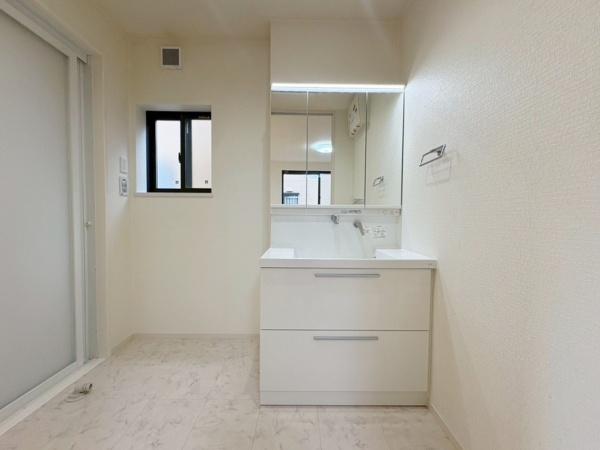 生駒市小明町の中古一戸建て(洗面台・洗面所)