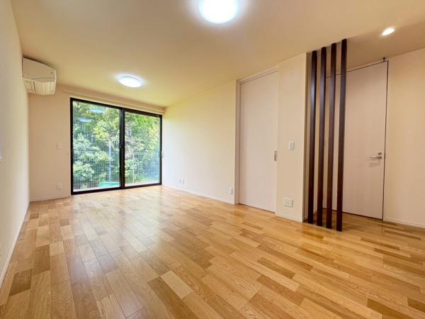 生駒市小明町の中古一戸建て(リビング)