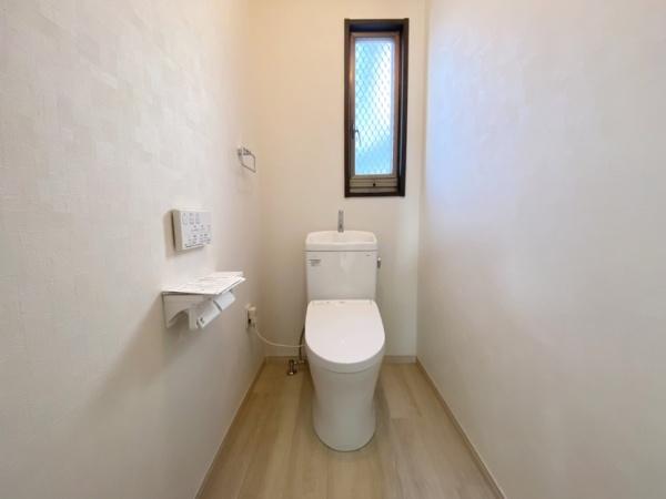 生駒市小明町の中古一戸建て(トイレ)