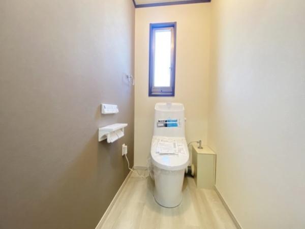 生駒市小明町の中古一戸建て(トイレ)