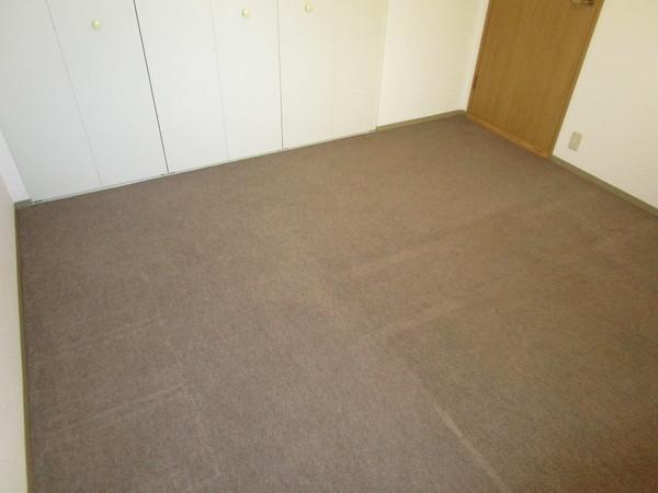 ロイヤルヒルズ富雄F棟(寝室)