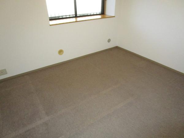 ロイヤルヒルズ富雄F棟(寝室)