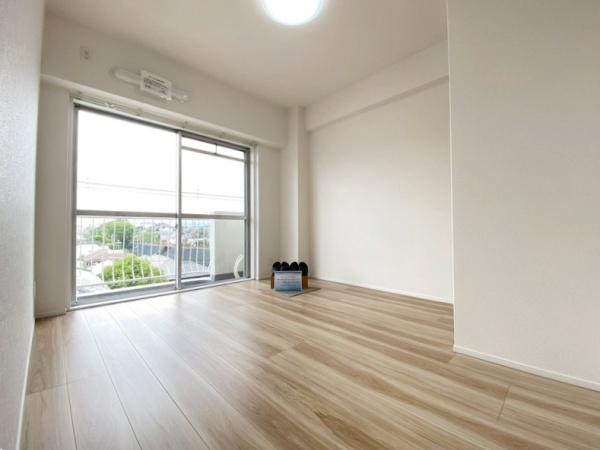 セブンスターマンション学園前(洋室)