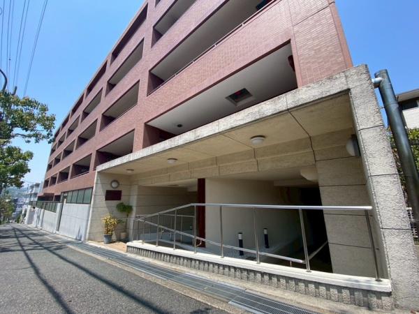 ディークラディア富雄