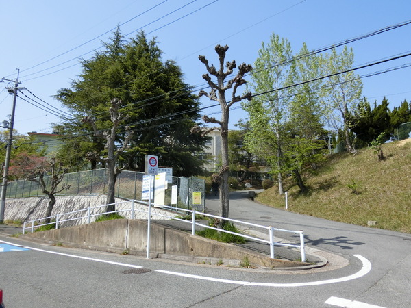 ローレルスクエア登美ヶ丘１８番館(奈良市立登美ケ丘小学校)