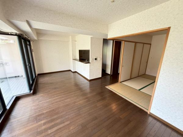 ローレルスクエア登美ヶ丘１８番館