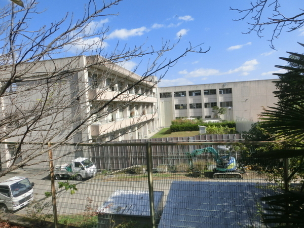 生駒市小明町の中古一戸建て(生駒市立あすか野小学校)