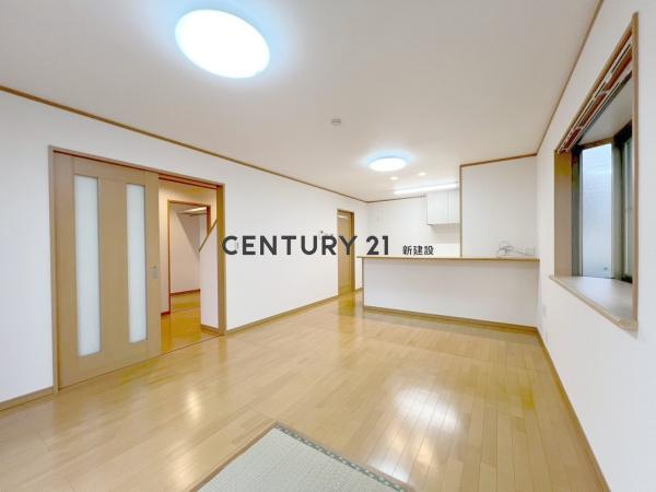 船橋市滝台1丁目の中古一戸建て(リビング)
